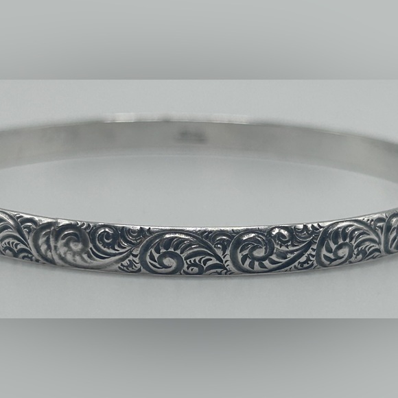 Beautiful Vintage Sterling Silver Bangle with amazing paisley design by Beau - Picture 10 of 12